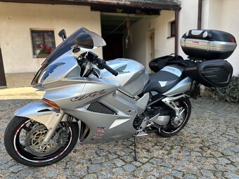 Honda VFR 800 V-Tec - 2