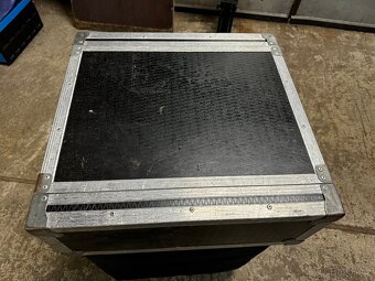 Odpružený rack 3U - 2