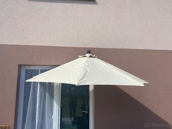 Půlslunečník se stojanem žula - 2