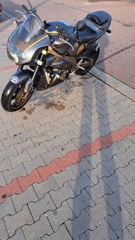 Aprilia Tuono 1000 - 2