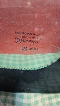 Pravé zadni sklo Citroën berlingo 2011 - 2