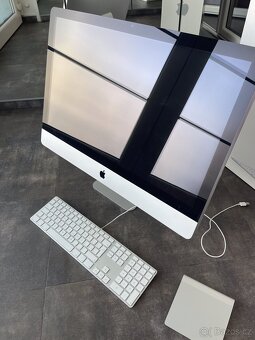 iMac 27” (2009) + příslušenství - 2