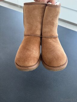 Zimní boty UGG Kids Clasic II Chestnut vel. 36 - 2