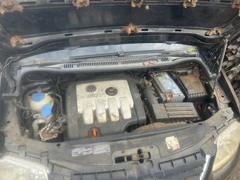 VW Touran 2.0 TDi - 2