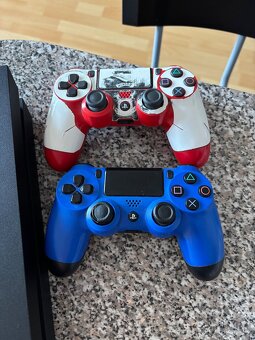 Prodám herní konzoli ps4 - 2