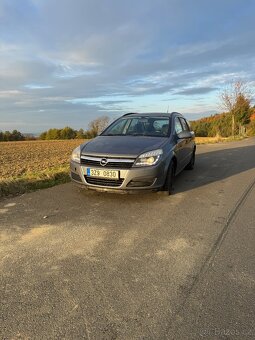 Opel Astra H caravan 1.9 cdti s poruchou - 2