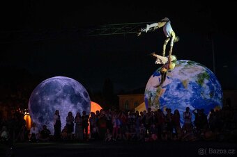 2 vstupenky na představení Mezi světy, Vyšší Brod 8.8.2025 - 2