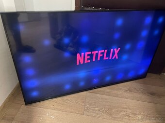 Samsung Smart Wi-Fi TV - 2