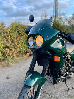 Motorka Triumph Tiger 900 (T400) 1997 - cestovní enduro - 2