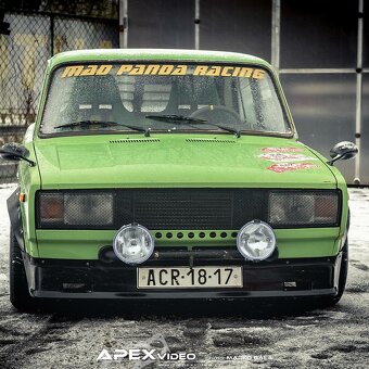 Prodám Lada VAZ 2105 upravená + kastle + díly - 2