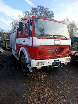 Mercedes hasičský vůz - 2