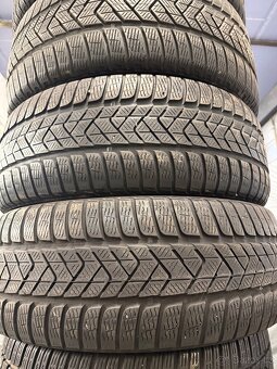 prodám zimní 225/65/17 Nokian - 2