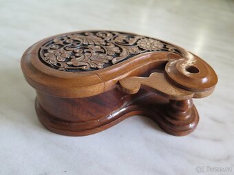 Šperkovnice , skříňka , tajná schránka - řezba dřevo - 2