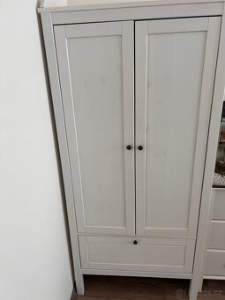 Dětská šatní skříň - 2