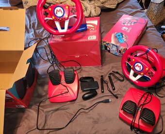 Prodám Nintendo Switch + 2xvolant a 15 her - 2