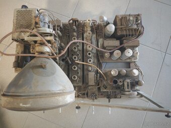 TESLA 4002A šasi - 2