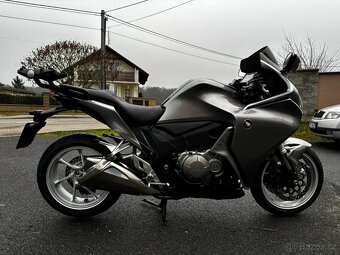 Honda VFR 1200F - 2