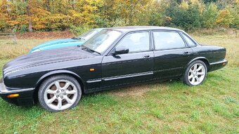 Jaguar XJR V8 - 2