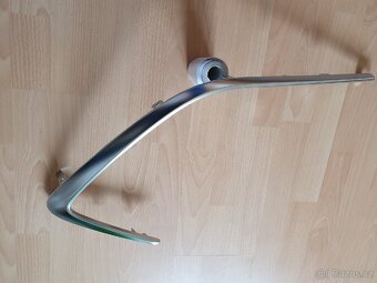 Corolla E21 combi/hatchback lišta nárazníku - 2