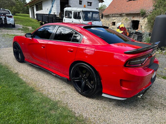 Dodge Charger 6,4 SRT - 2