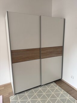 Šatní skříň - 2