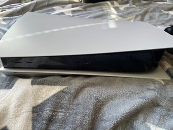 Herní konzole Playstation 5 + ovladač, 825 gb s mechanikou - 2