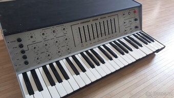 Elektronické klávesy retro - 2