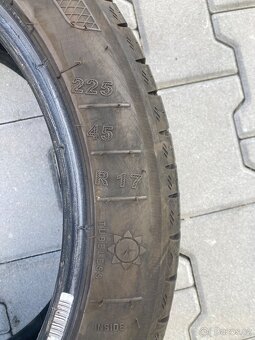 Pneu 225/45 R17 - 2