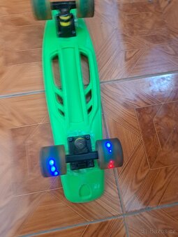 Penny board Worker se svítícími kolečky - 2