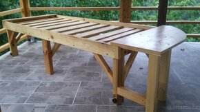 Masivni vyvysena postel 80x180 - 2