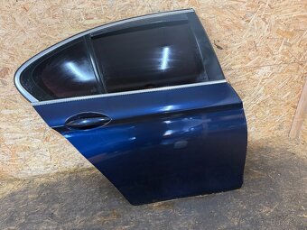 NASTROJENÉ PRAVÉ ZADNÍ DVEŘE BMW F10 IMPERIALBLAU - 2