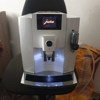 Kavovar jura e8 - 2