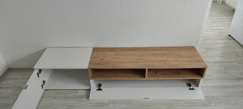 Skříňka pod TV - 2