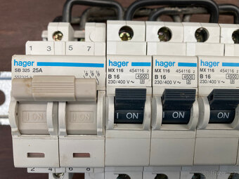 Součástky elektro, použité, jističe, rozvaděč za 500 kč - 2
