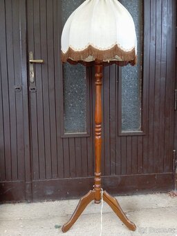 Soustružená stojanová lampa - 2
