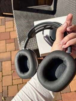 Sluchátka AirPods Max černé - 2