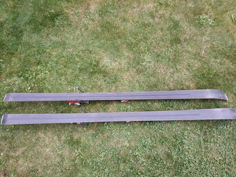 Sjezdové lyže Atomic s vázáním - 2