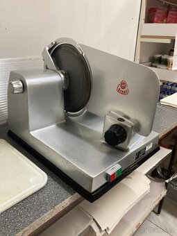 Nářezák, lednice, chladící pult, pokladna, mrazák, pokladna - 2