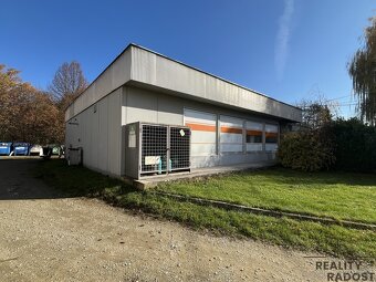 Pronájem obchodu 201 m2 v Tulešicích, obchod sklady rampa Tu - 2