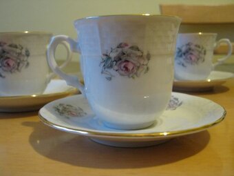 --- PORCELÁNOVÝ SERVIS NA KÁVU zn. THUN --- - 2