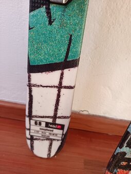 Carvingovém freestyle lyže hrad 127cm - 2