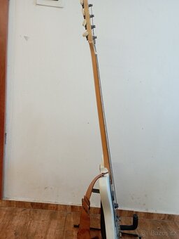 Basová kytara Jolana Vikomt - 2