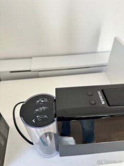 Kávovar Nespresso Essenza Mini + napěňovač mléka Aeroccino - 2
