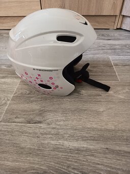 Lyžařská dívčí helma - 2