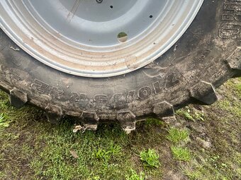 Prodám 2 kompletní kola Trelleborg TM900HP 710/75R42 - 2