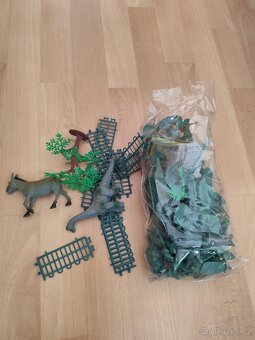 SOUBOR VOJENSKÝCH MINIATUR - 2