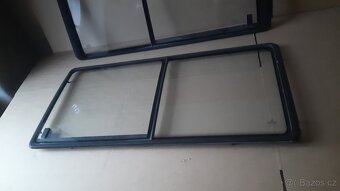 VW TRANSPOTER T4 – SKLA BOČNÍ OTEVÍRACÍ - 2