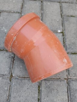 Kanalizační kolena a materiál 125 - 2