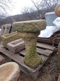 Stojan, stolek, podstavec - 2