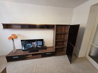 Minimalistická obývaková stěna 280 x 160 - 2